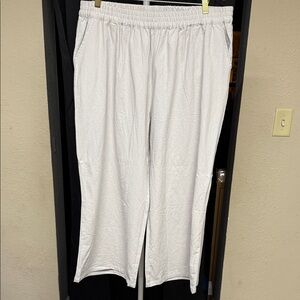 White Elastic Waist Pants waist 19 length 37 three-quarter length pants